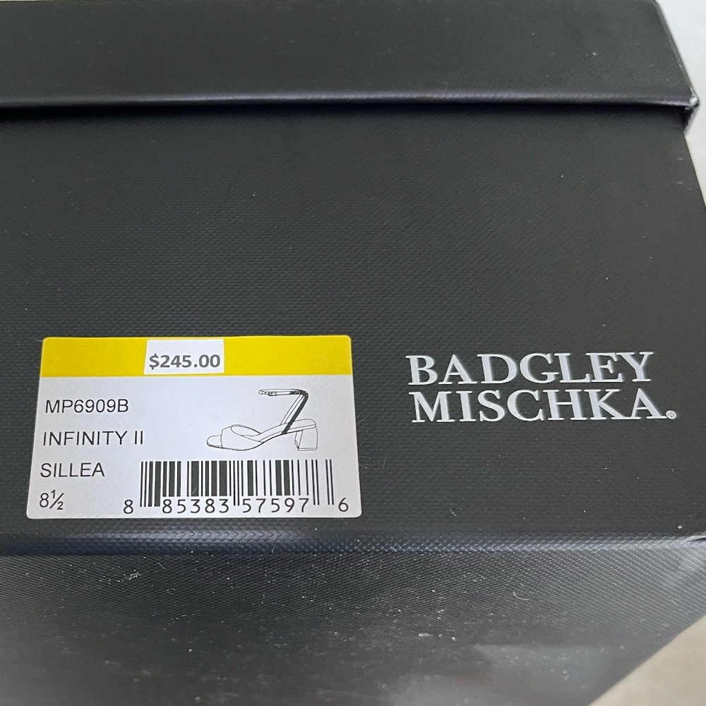 Badgley Mischka Silver Infinity II Leather Block Heel Sandals - Size 8-1/2M - Picture 14 of 16